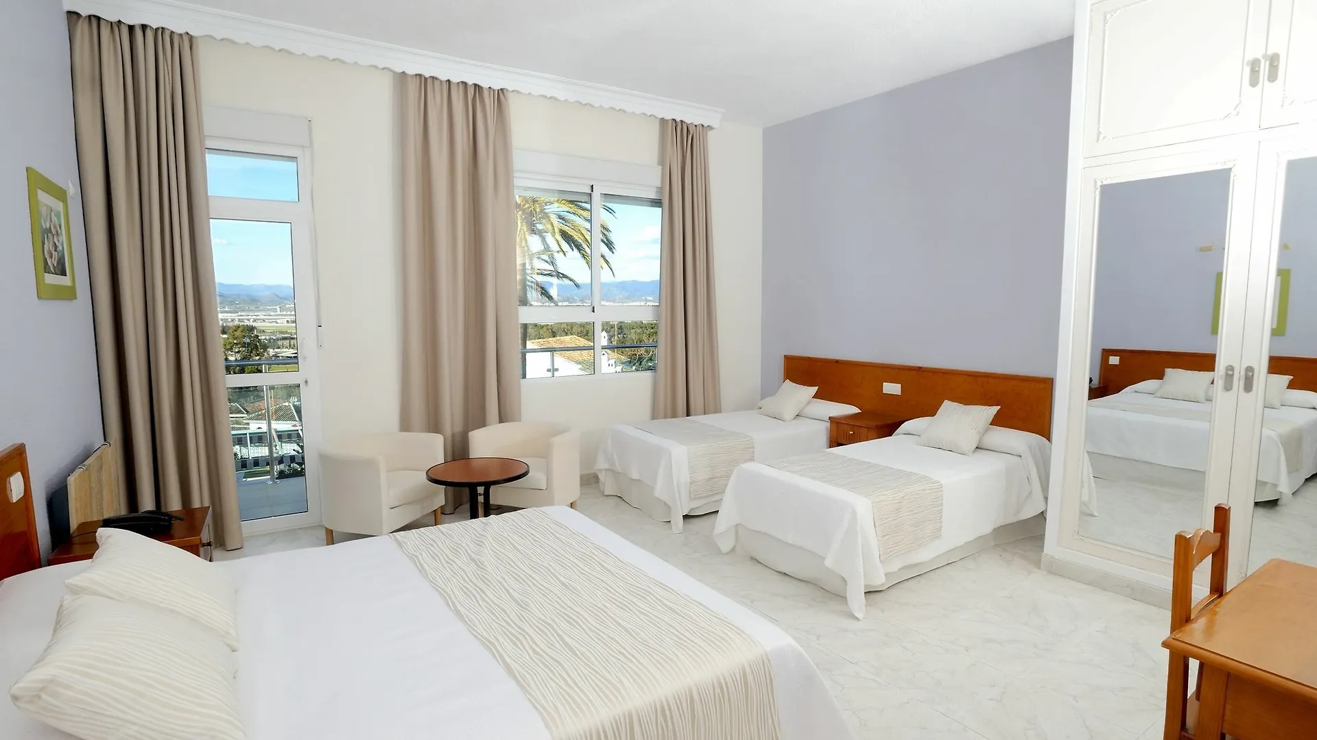 טורמולינוס Hotel Complejo Los Rosales 2*,