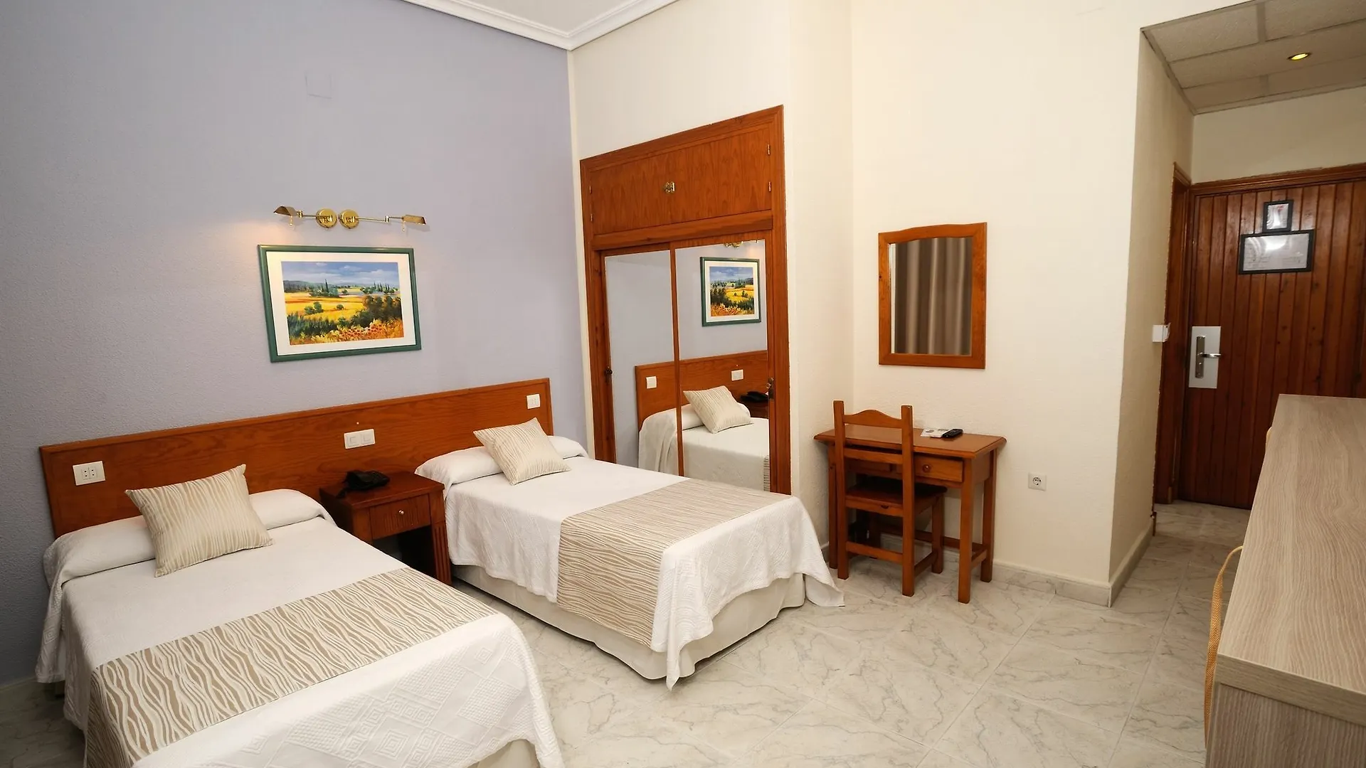 טורמולינוס Hotel Complejo Los Rosales 2*,  ספרד